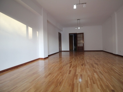 Apartamento T3 em Vila Nova de Famalicão e Calendário de 143 m²
