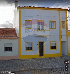 Venda de Moradia V2 remodelada na 2ª linha de mar em Vila do Conde