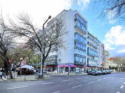 Apartamento T3 para venda na Avenida Grão Vasco, Benfica