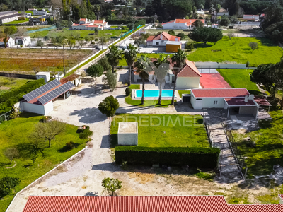 Quinta com moradias, piscina e campo de ténis em Palmela,