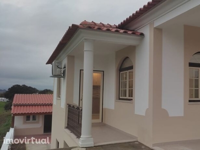 Casa / Villa T3 em Santarém de 276,00 m2