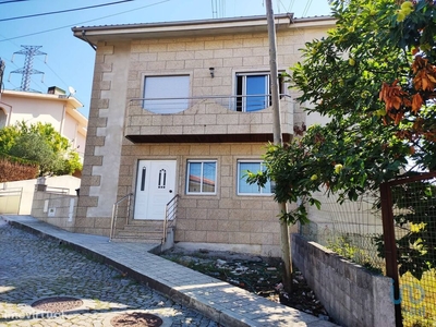 Casa / Villa T4 em Porto de 257,00 m2