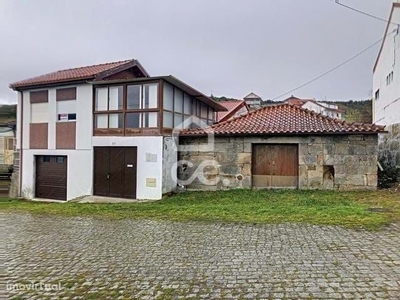 Moradia V2 com anexo em pedra na aldeia mais mística de Portugal