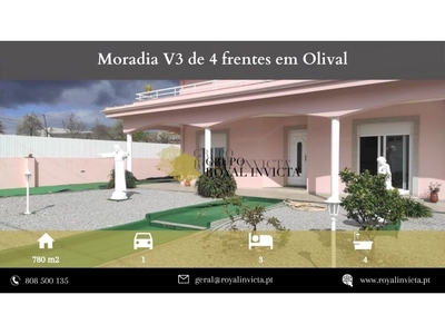 Moradia V3 de 4 frentes em Olival