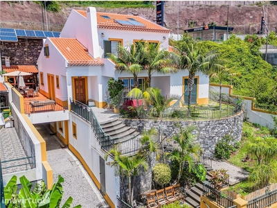 Villa Sol - Moradia Unifamiliar em Travessa do Jardim Botânico - Funch