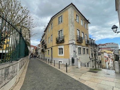 Excelente apartamento na zona histórica de Lisboa, para arrendamento