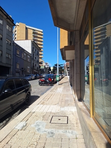 Loja para arrendar - centro do Porto