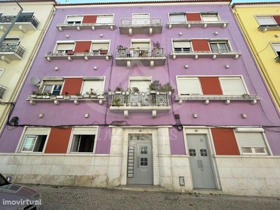 Apartamento T2 +1, situado no Bairro dos Atores, em Lisboa.
