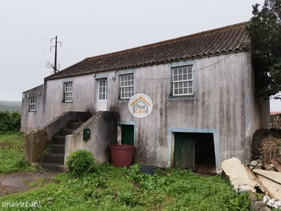 Casa T2 com Terreno Plano em Santo Antão, Ilha de São Jorge, Açores