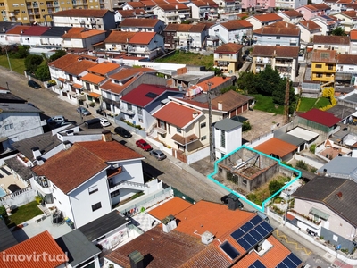 Ruína c/ viabilidade construção de Moradia, na R. dos Açores, Ermesind