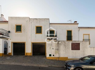 Moradia T3 c/ Logradouro, Garagem e Anexo | Montemor-O-Novo