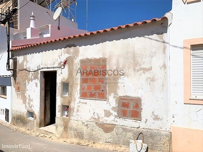 Moradia T1 para remodelar - Alvor centro - Portimão - Algarve