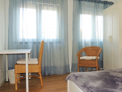 Confortável quarto em apartamento de 4 quartos em Benfica, Lisboa