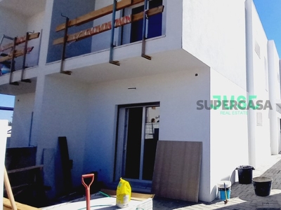 Moradia Geminada T3 Duplex à venda na Rua Henrique da Fonseca