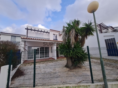 Moradia T5+1 Duplex à venda em Sesimbra (Castelo)
