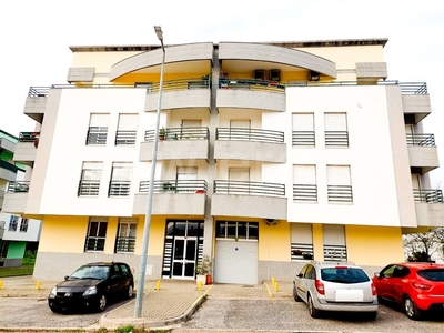 Apartamento T2 / Santarém, Santarém (Marvila), Santa Iria da Ribeira de Santarém, Santarém (São Salvador) e Santarém (São Nicolau)