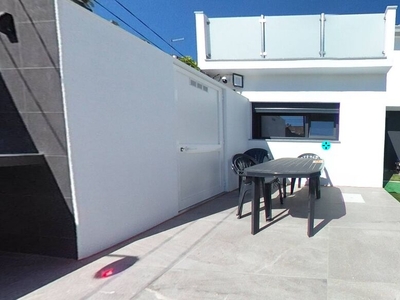 Casa para comprar em Charneca de Caparica e Sobreda, Portugal