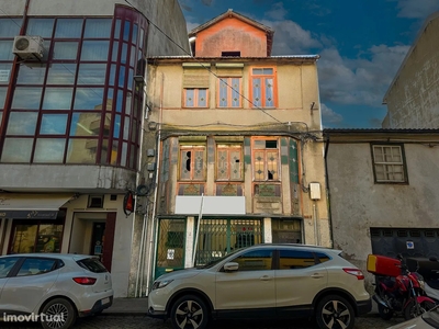 Edifício para comprar em Espinhosela, Portugal