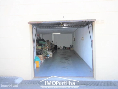 Estacionamento para comprar em Algueirão-Mem Martins, Portugal