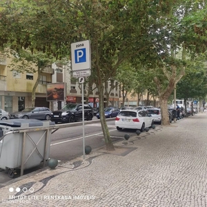 Estacionamento para comprar em Argivai, Portugal