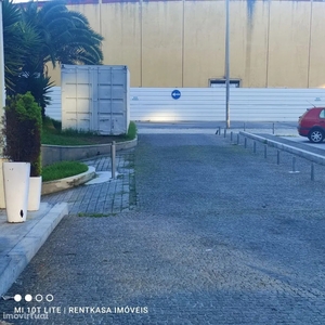 Estacionamento para comprar em Argivai, Portugal