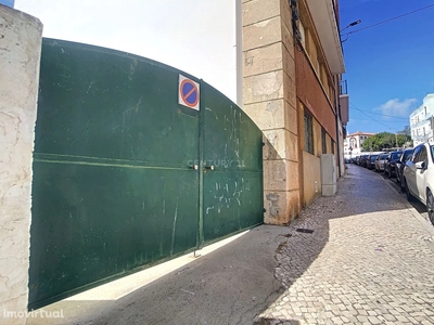 Estacionamento para comprar em Nazaré, Portugal