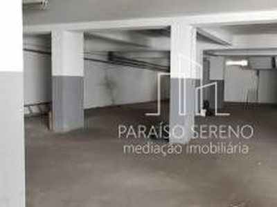 Estacionamento para comprar em Venda do Pinheiro, Portugal