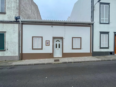 Moradia T2, único piso, no coração da Cidade de Ponta Delgada | São José