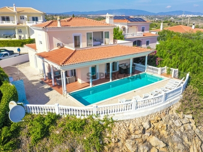 Villa T6 à venda em Odiáxere