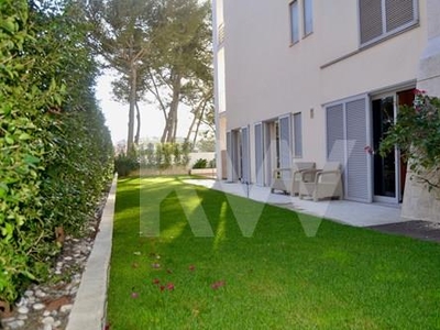 For rent | 3-bedroom apartment with terrace and garden | in Costa da Guia, Cascais.