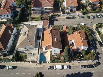 Moradia duplex com jardim privado e piscina, Oeiras - Alto da Barra