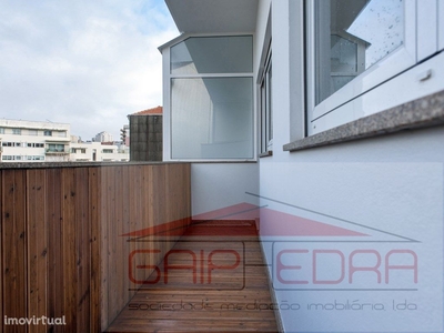 Oportunidade apartamento estado novo na Casa da Música do Porto