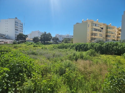 Terreno urbano, com 6.430 m2,com localização privilegiada em Olhão, Algarve, Portugal.
