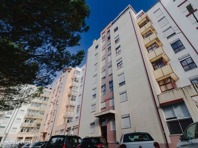 Apartamento T3 / Garagem / Gândara dos Olivais  / Leiria