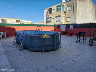 Apartamento T3 com Terraço e piscina em Setúbal