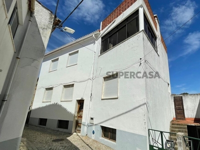 Casa Antiga T4 à venda em Salgueiro do Campo