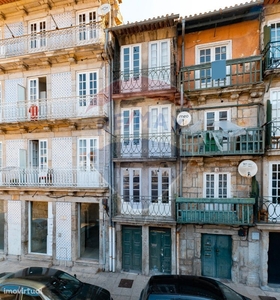 Apartamento T3 com garagem, na Almirante Reis, Lisboa