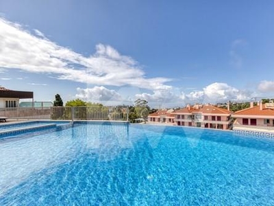 Vista total de mar - Apartamento T4, piscina ,terraço de 60m2, ginasio e porteiro ,no Centro do Estoril-Cascais