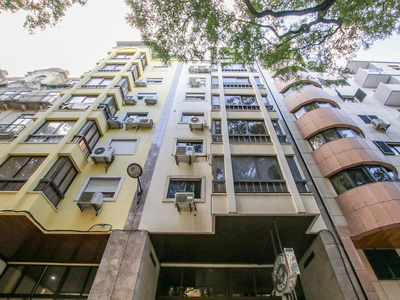 ARRENDADO | ARRENDADO. Excelente apartamento de 2 assoalhadas com 75 m2nas avenidas novas para arrendamento
