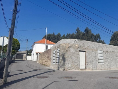 Moradia Térrea, em S. Paio de Oleiros, concelho de Santa Maria da Feira