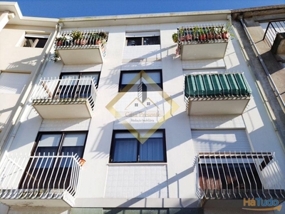 Apartamento T2 com excelente localização, em Vila Nova de Gaia.