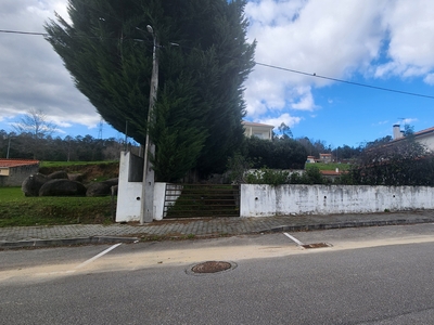 Lote de Terreno em Coutos Viseu