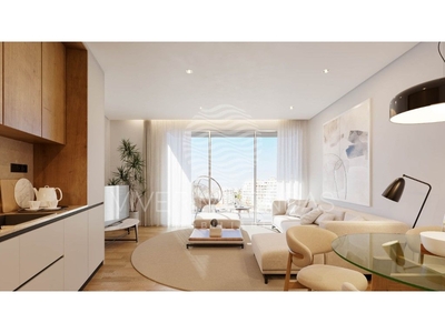 Apartamento T2 Duplex c/ varanda, a 350m das praias urban...