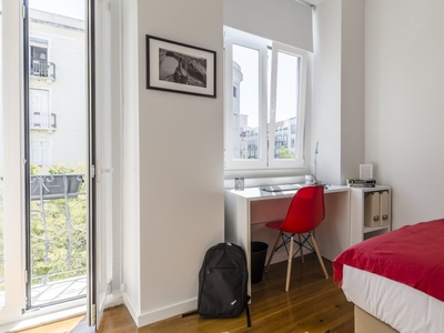 Alugam-se quartos numa residência na Av. Novas, Lisboa