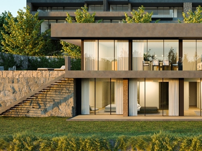 Moradia V4 Duplex com jardim e piscina para venda, Porto