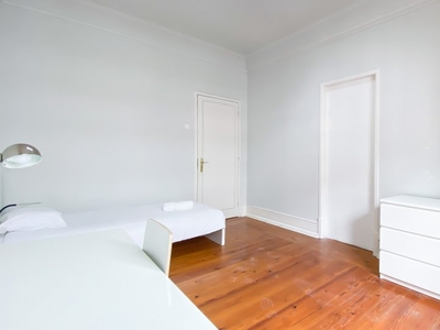 Quarto para alugar em apartamento de 10 quartos em Lisboa
