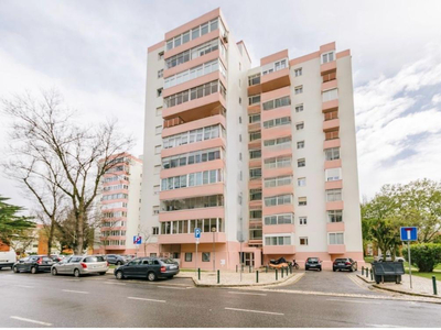 Apartamento T2 para arrendamento na Parede/Lisboa