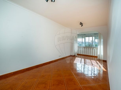 Apartamento T3 à venda em Barcarena, Oeiras