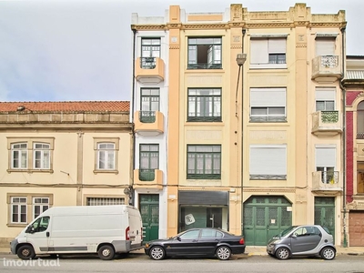 Apartamento T3 à venda na Rua da Alegria, Bonfim - Porto