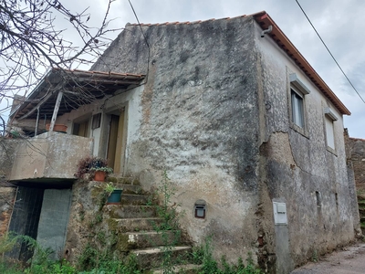 Casa de campo T3, de construção geral em pedra, para reconstrução total - Coimbra, Miranda do Corvo, Vila Nova